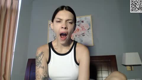 Snapshot of treezyny chatting on 02/16/25, 01:36 Sarah And Jon online show from 02/16/25, 01:36