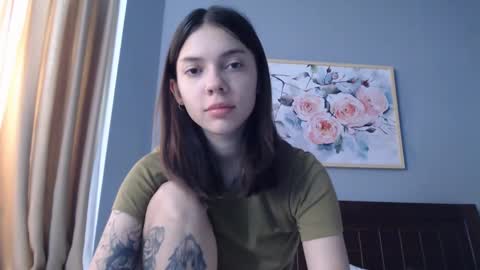 Snapshot of treezyny chatting on 03/06/25, 02:30 Sarah And Jon online show from 03/06/25, 02:30