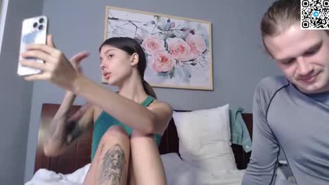 Snapshot of treezyny chatting on 03/08/25, 02:45 Sarah And Jon online show from 03/08/25, 02:45