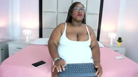 Snapshot of treisyvixen chatting on 07/03/26, 03:24 Treisy Vixen big ass online show from 07/03/26, 03:24