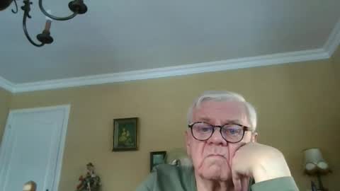 Snapshot of trekbeestje1 chatting on 01/06/26, 02:21 trekbeestje online show from 01/06/26, 02:21