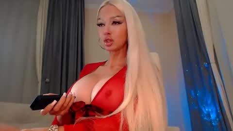 tremendous_blondie online show from 04/25/26, 03:09