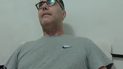 Snapshot of trevido4u chatting on 10/07/25, 02:42 trevido4u online show from 10/07/25, 02:42