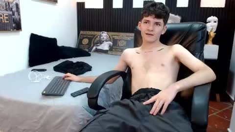 Snapshot of trevor_mob chatting on 06/19/26, 05:50 trevor_mob online show from 06/19/26, 05:50