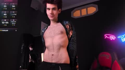 Snapshot of trevor_thomson chatting on 02/23/26, 04:37 Trevor online show from 02/23/26, 04:37