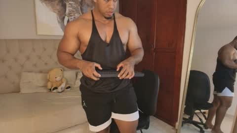 Snapshot of trevor_vinc chatting on 04/10/26, 01:16 trevor online show from 04/10/26, 01:16