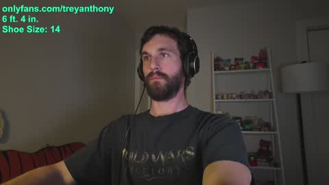 Snapshot of treyanthony chatting on 01/19/25, 01:21 decentanthony online show from 01/19/25, 01:21