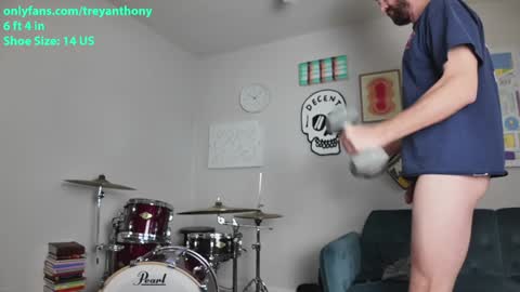 Snapshot of treyanthony chatting on 01/24/25, 08:54 decentanthony online show from 01/24/25, 08:54