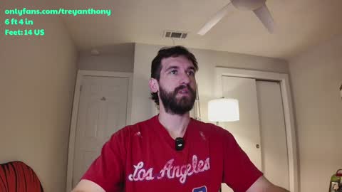 Snapshot of treyanthony chatting on 01/29/25, 02:21 decentanthony online show from 01/29/25, 02:21