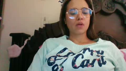 Snapshot of triana_bell chatting on 01/20/25, 05:37 triana_bell online show from 01/20/25, 05:37