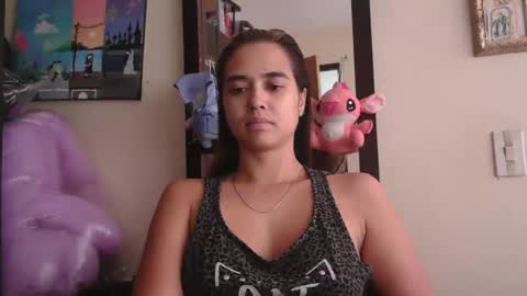 triana_bell online show from 04/15/26, 06:04