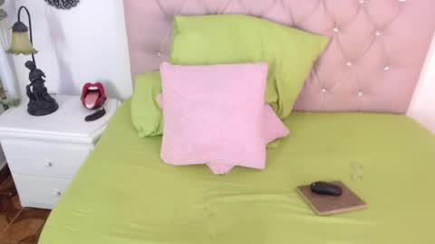 triana_crimson online show from 02/01/25, 12:29