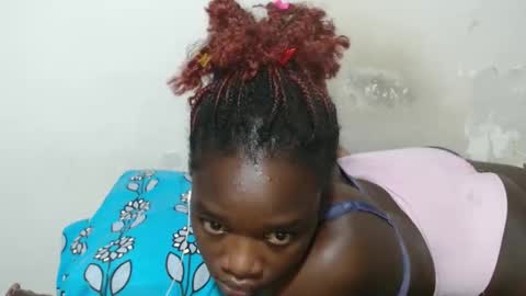 Snapshot of triceeyy chatting on 11/18/25, 02:06 Tracy online show from 11/18/25, 02:06