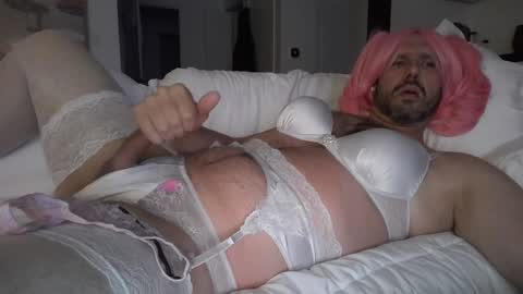 triciawu22 online show from 03/19/26, 03:21