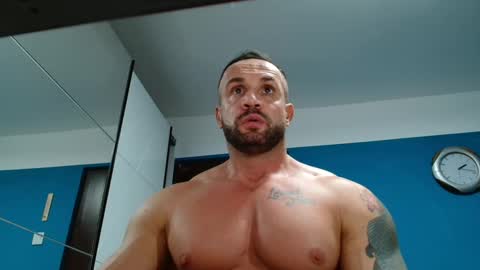Snapshot of tridentmuscles chatting on 12/25/24, 12:16 tridentmuscles online show from 12/25/24, 12:16