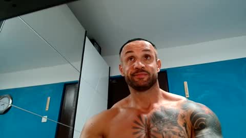 Snapshot of tridentmuscles chatting on 10/07/25, 12:35 tridentmuscles online show from 10/07/25, 12:35