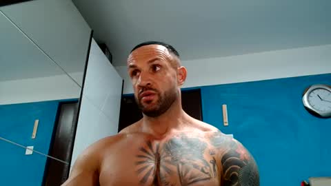 Snapshot of tridentmuscles chatting on 10/16/25, 08:21 tridentmuscles online show from 10/16/25, 08:21