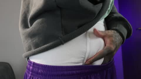 - trieone online show from 04/15/26, 04:47