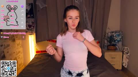 Snapshot of trinahillier chatting on 11/15/25, 07:21 Bubbles online show from 11/15/25, 07:21