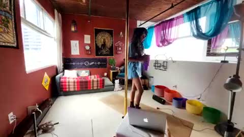 trinibaddie_areyoumydaddy online show from 06/17/26, 08:21