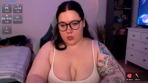 Snapshot of trinititi chatting on 11/06/25, 11:44 Tina online show from 11/06/25, 11:44