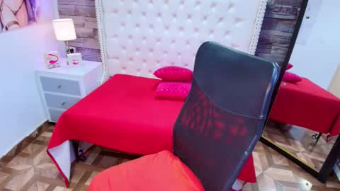 Snapshot of trinity_tsx chatting on 11/15/25, 12:19 SOFIA online show from 11/15/25, 12:19