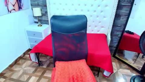 Snapshot of trinity_tsx chatting on 05/20/26, 11:55 SOFIA online show from 05/20/26, 11:55