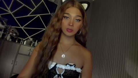 Snapshot of trinityfucksyou chatting on 12/05/24, 02:33 Ms Ella online show from 12/05/24, 02:33