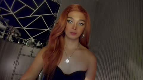 Snapshot of trinityfucksyou chatting on 12/10/24, 01:22 Ms Ella online show from 12/10/24, 01:22