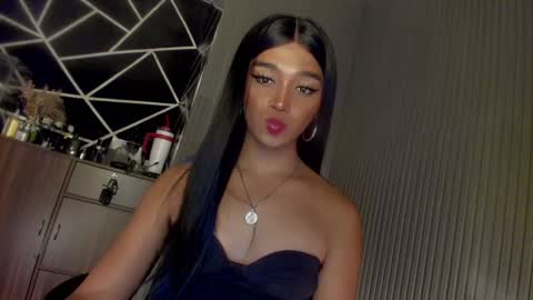 Snapshot of trinityfucksyou chatting on 01/12/25, 01:48 Ms Ella online show from 01/12/25, 01:48