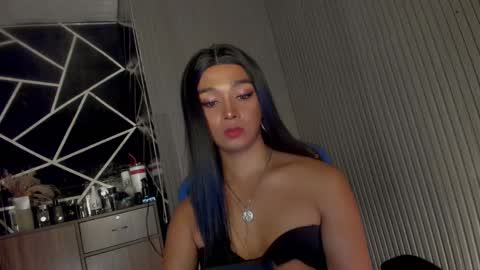 Snapshot of trinityfucksyou chatting on 02/26/25, 04:45 Ms Ella online show from 02/26/25, 04:45