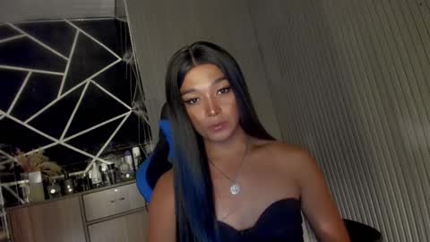 Snapshot of trinityfucksyou chatting on 03/06/25, 05:54 Ms Ella online show from 03/06/25, 05:54