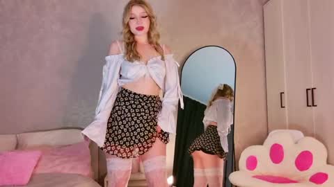 Luna online show from 04/08/26, 02:39