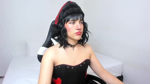 Snapshot of trinydoll chatting on 12/24/24, 11:06 Triny online show from 12/24/24, 11:06