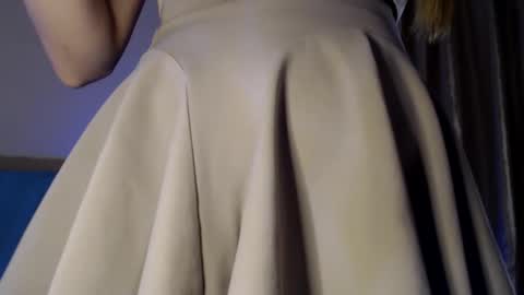 Snapshot of trioa chatting on 11/27/25, 07:27 Tony and Kristina wait you everyday start 2230-0000 GMT online show from 11/27/25, 07:27