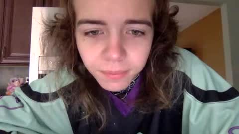 Snapshot of trippybb222 chatting on 10/31/25, 02:07 trippybb222 online show from 10/31/25, 02:07