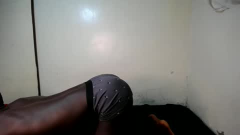 Snapshot of trisboo5 chatting on 12/10/24, 10:37 Trisboo5 online show from 12/10/24, 10:37