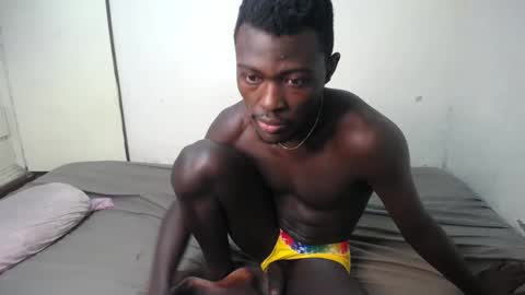 Snapshot of trisboo5 chatting on 12/18/24, 05:37 Trisboo5 online show from 12/18/24, 05:37