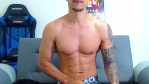 Snapshot of tristan_bm chatting on 12/23/24, 03:44 tristan bm online show from 12/23/24, 03:44