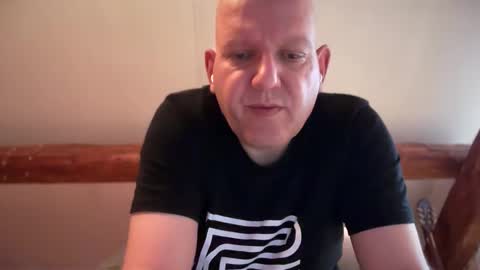 Snapshot of tritonspace chatting on 10/08/25, 03:31 Triton online show from 10/08/25, 03:31