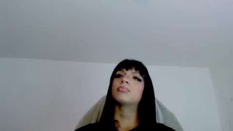 trix_ebony online show from 05/05/26, 02:08