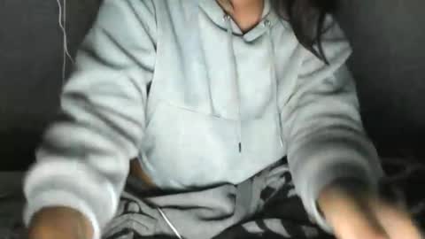 trixiebayeserra online show from 10/15/25, 04:34