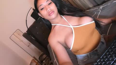 trixiebayeserra online show from 10/21/25, 08:04