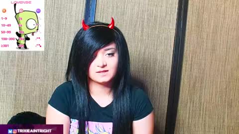 Snapshot of trixiedoescamcam chatting on 10/04/25, 10:08 trixiedoescamcam online show from 10/04/25, 10:08