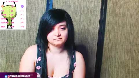 Snapshot of trixiedoescamcam chatting on 10/06/25, 09:45 trixiedoescamcam online show from 10/06/25, 09:45