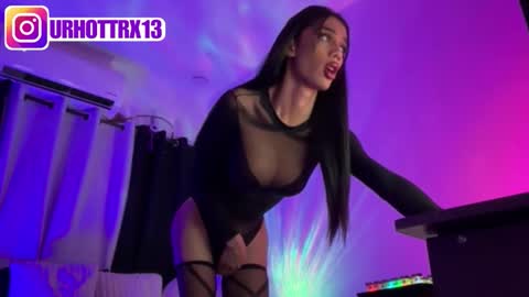 Snapshot of trixieemerald chatting on 12/13/25, 08:58 trixieemerald online show from 12/13/25, 08:58