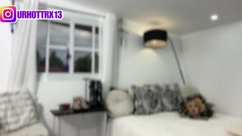 Snapshot of trixieemerald chatting on 03/01/26, 11:18 trixieemerald online show from 03/01/26, 11:18