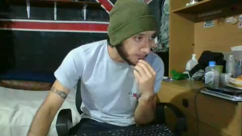 Snapshot of trizquelmen chatting on 01/03/25, 05:39 Andrew online show from 01/03/25, 05:39