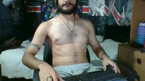 Snapshot of trizquelmen chatting on 02/18/25, 07:52 Andrew online show from 02/18/25, 07:52