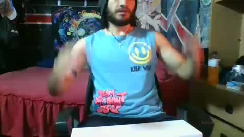 Snapshot of trizquelmen chatting on 10/03/25, 05:32 Andrew online show from 10/03/25, 05:32